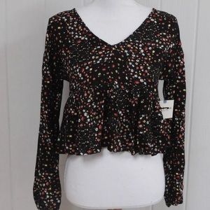 Women’s Arizona Babydoll Cropped V-neck Top